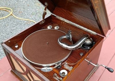 1930 His Masters Voice Table Grand Gramophone Player HMV 130A - 2352fecf 1c1e 4b09 9597 577503fbfe8f